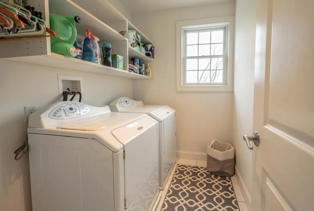 27 Herrick Circle Pelham NH 03076