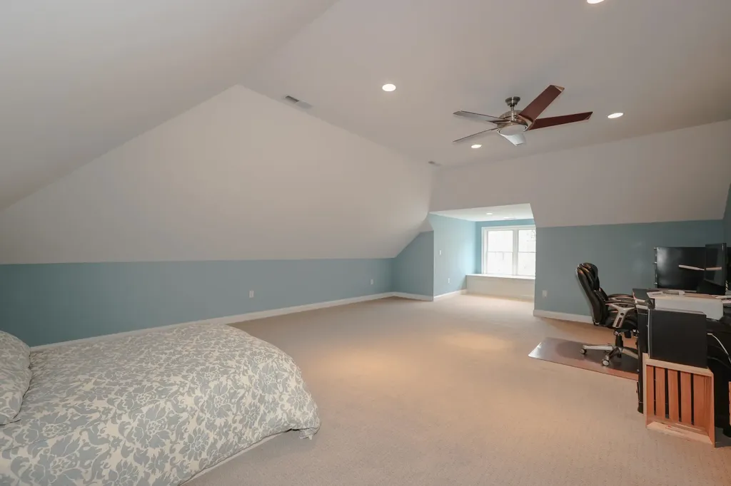 27 Herrick Circle Pelham NH 03076