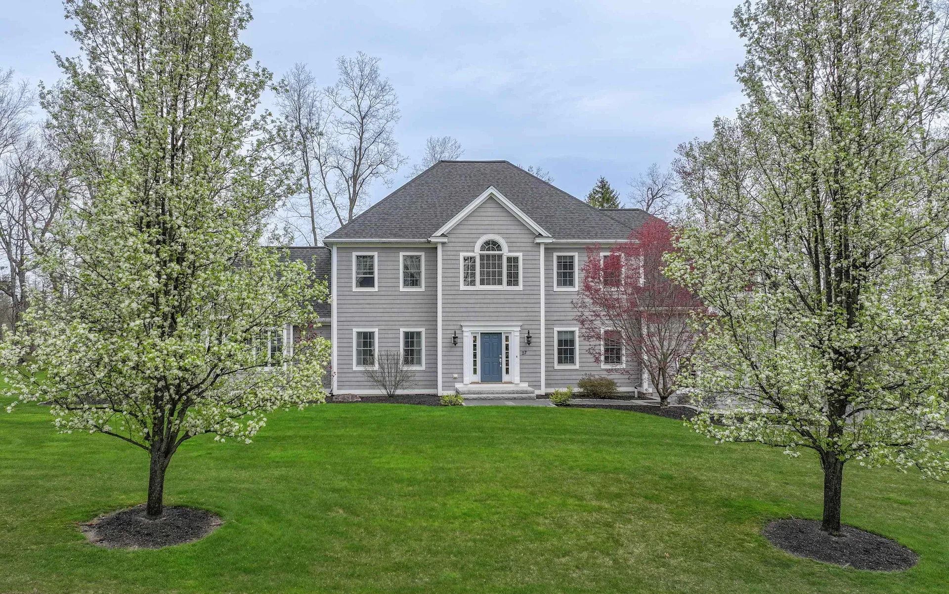 27 Herrick Circle Pelham NH 03076