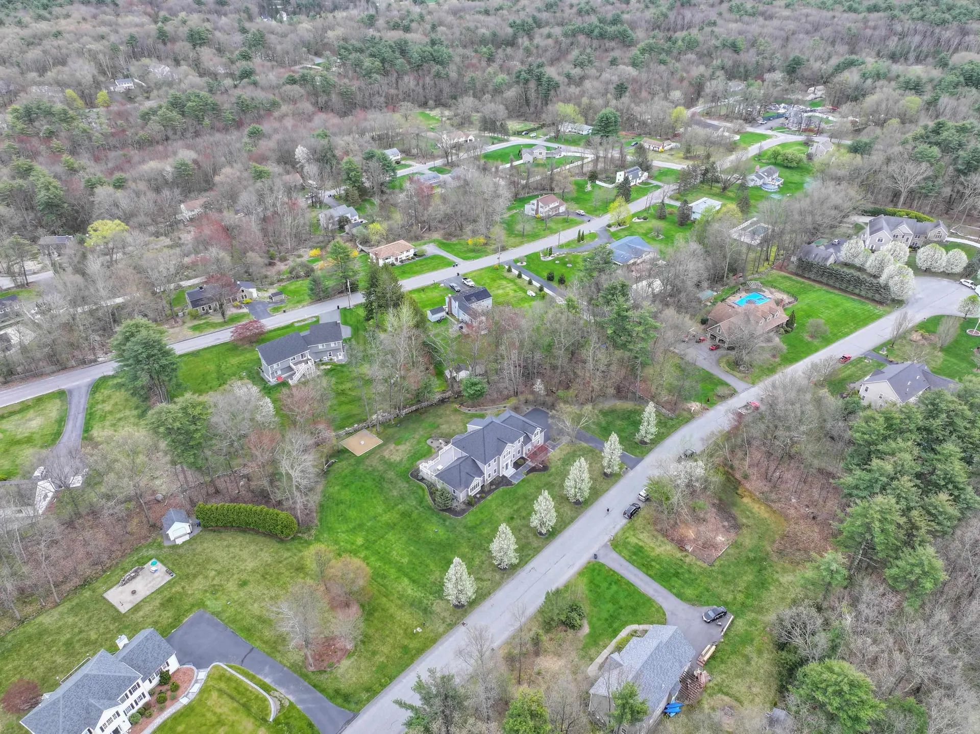 27 Herrick Circle Pelham NH 03076