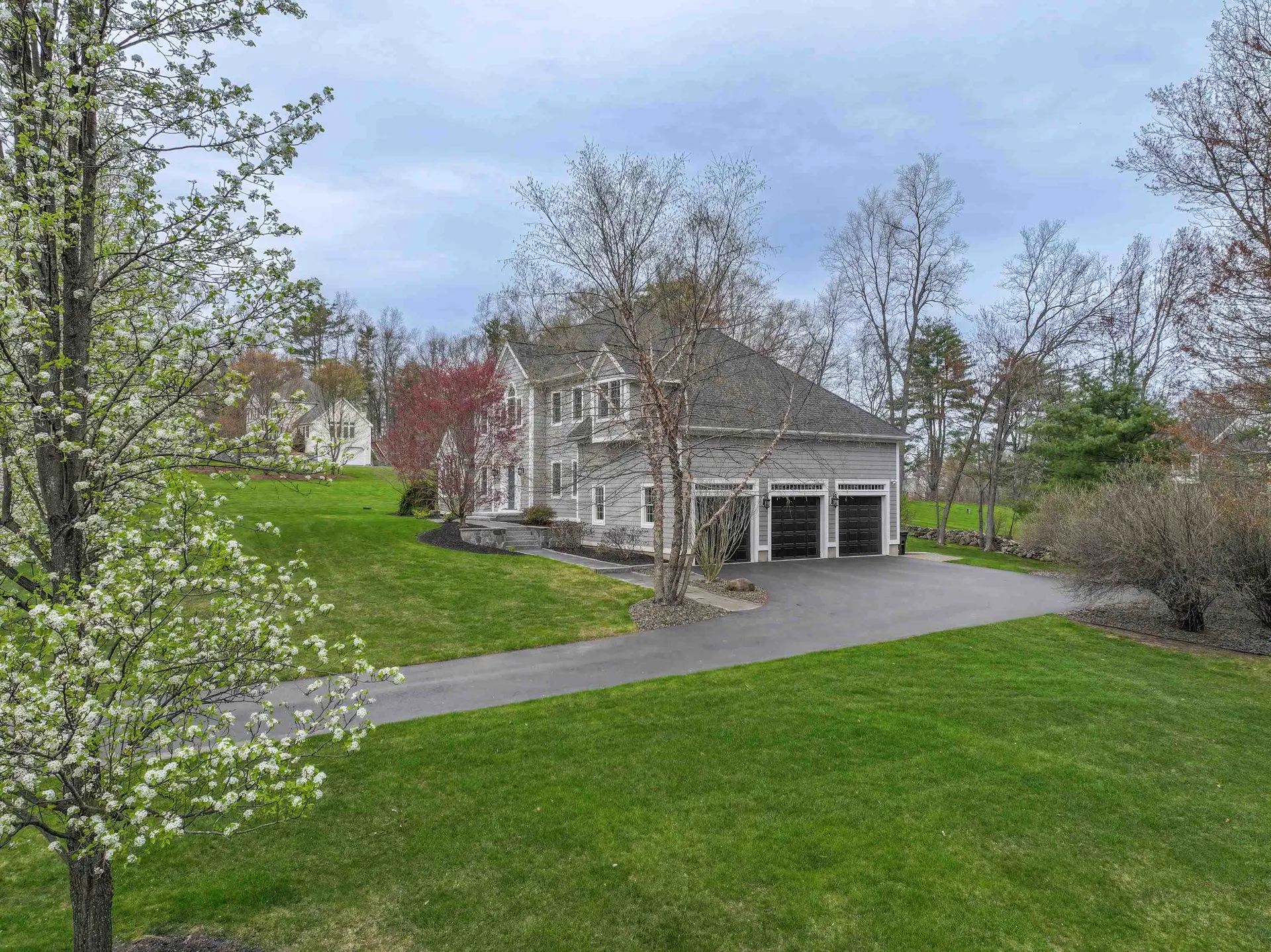 27 Herrick Circle Pelham NH 03076