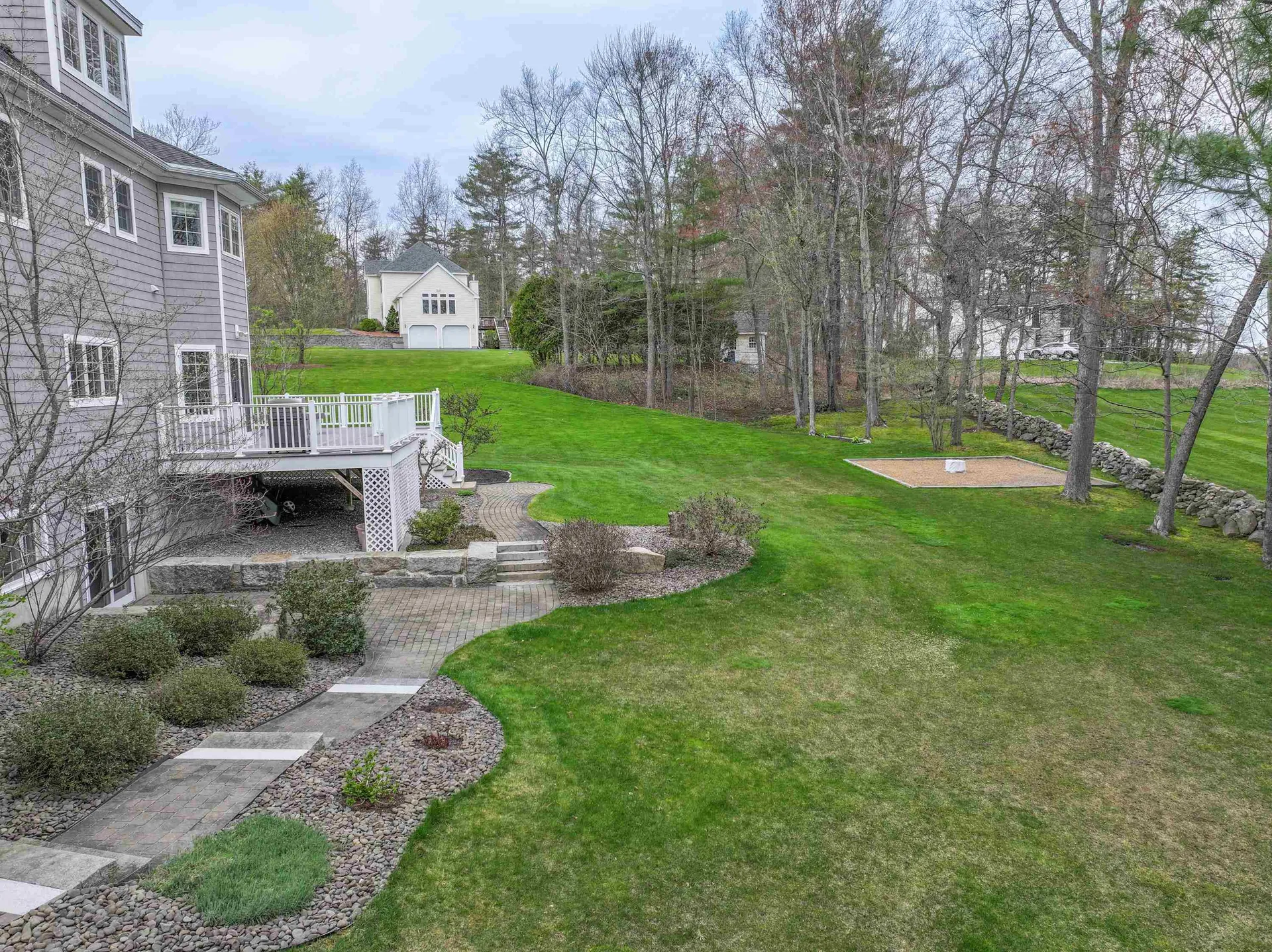 27 Herrick Circle Pelham NH 03076