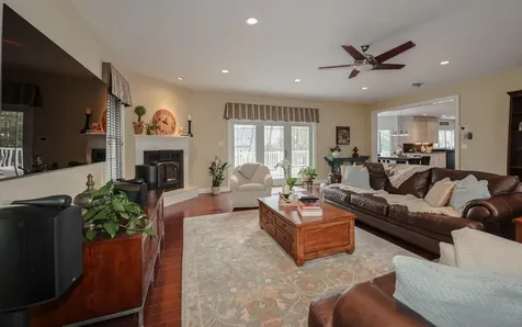 27 Herrick Circle Pelham NH 03076