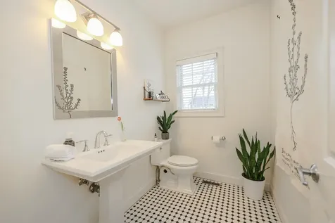 27 Herrick Circle Pelham NH 03076