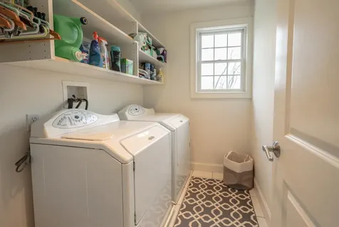 27 Herrick Circle Pelham NH 03076