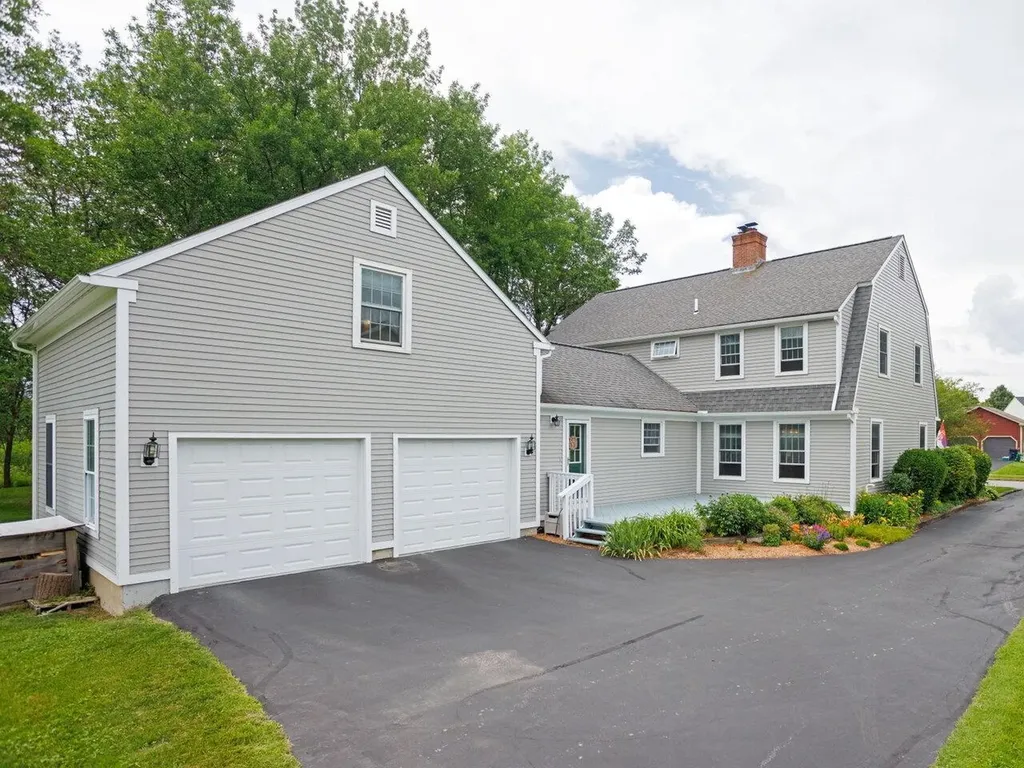 61 Moss Glen Lane South Burlington VT 05403
