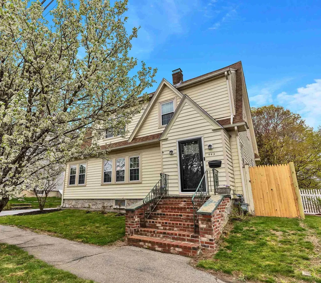 442 Highland Street Manchester NH 03104