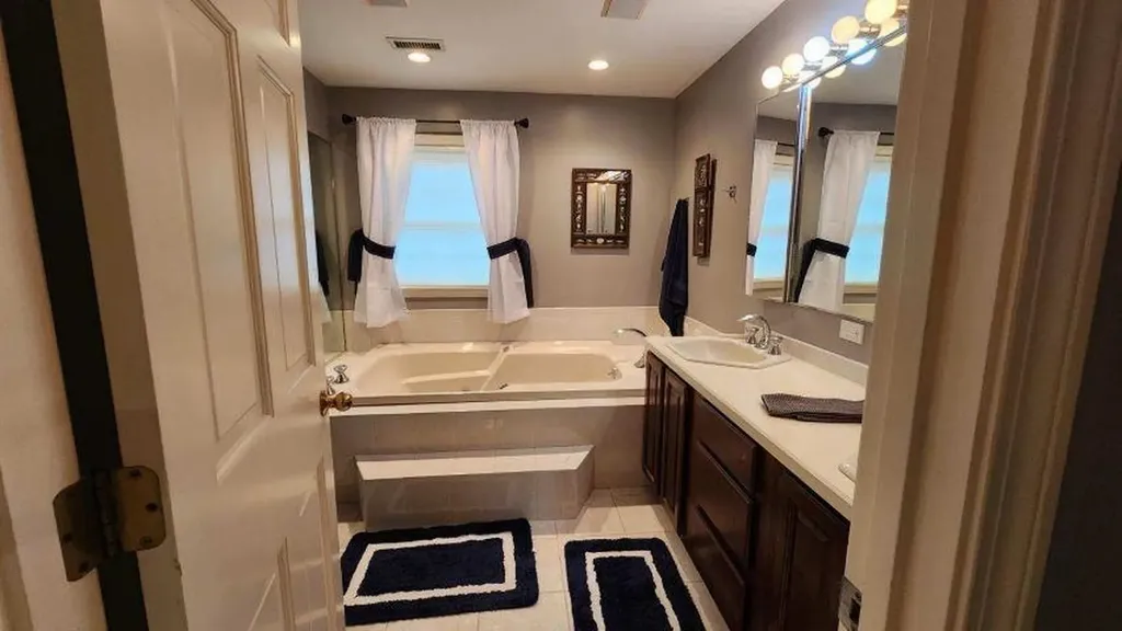 4 Maplewood Drive Wolfeboro NH 03894