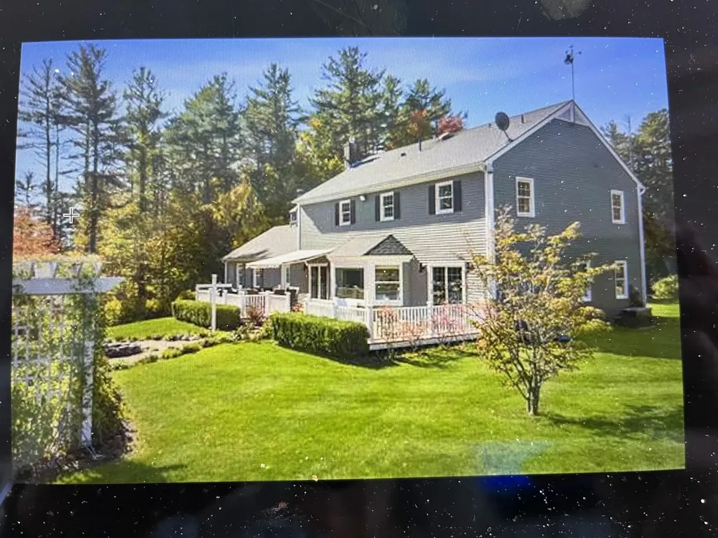 4 Maplewood Drive Wolfeboro NH 03894