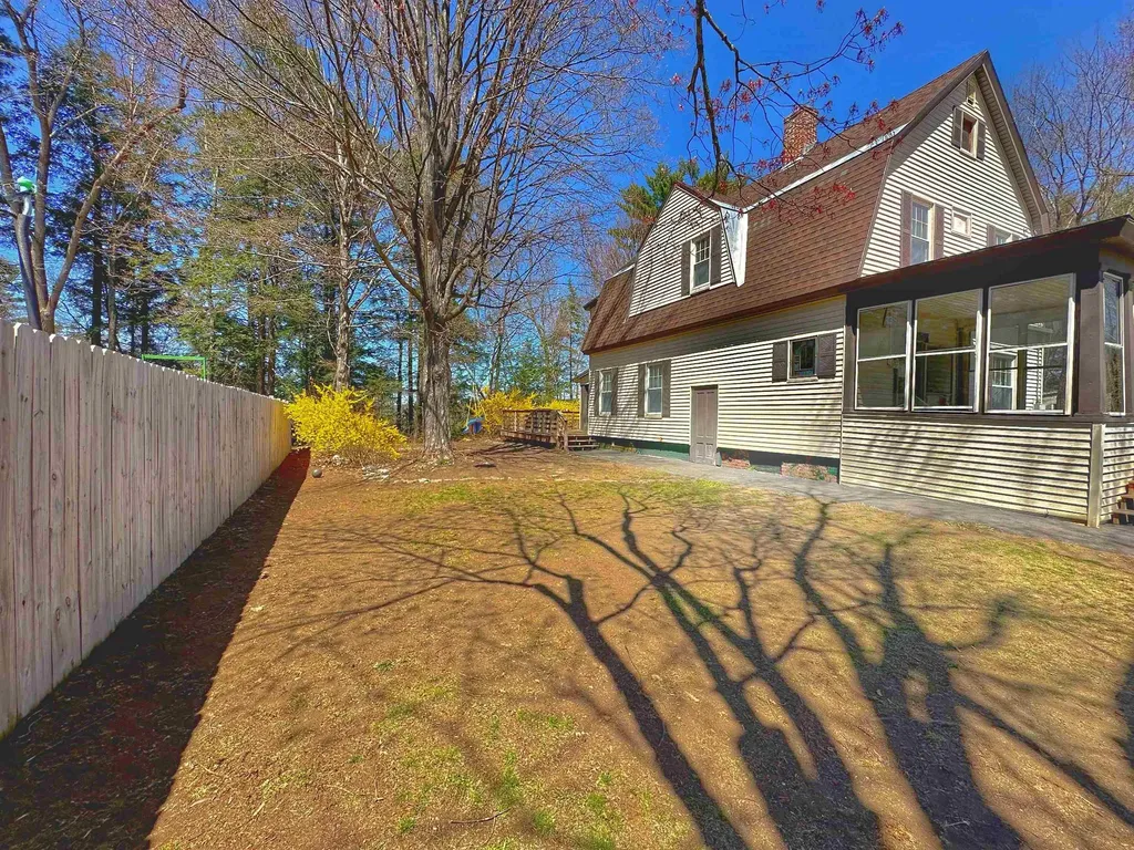 77 Grove Street Claremont NH 03743