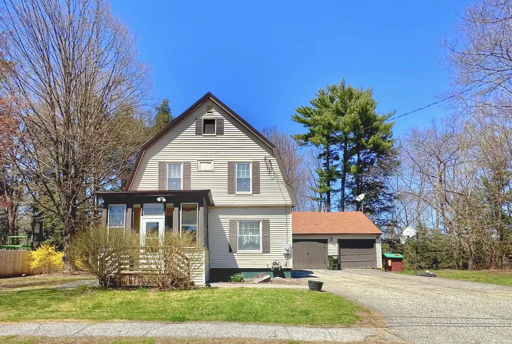 77 Grove Street Claremont NH 03743