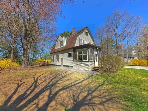 77 Grove Street Claremont NH 03743