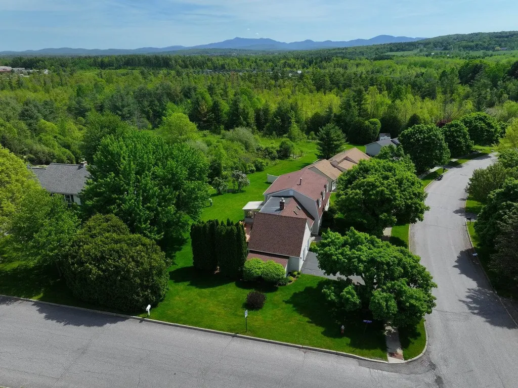 28 Dubois Drive South Burlington VT 05403