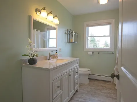28 Dubois Drive South Burlington VT 05403