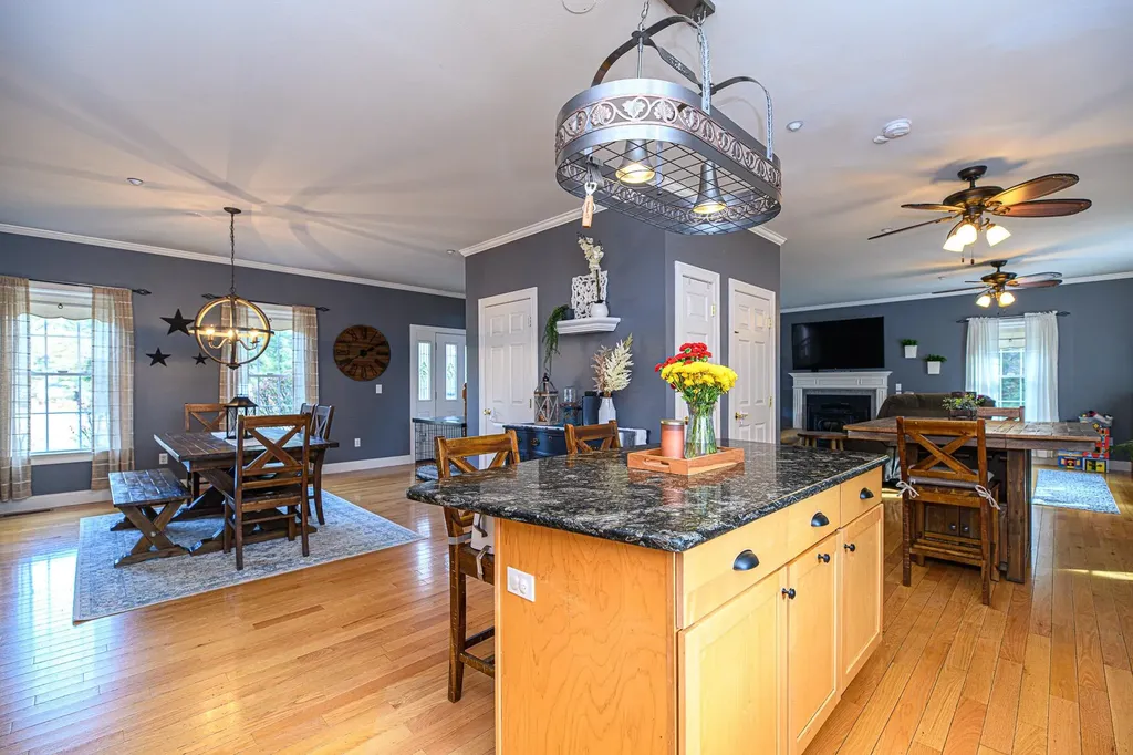 60 Contoocook Lane Peterborough NH 03458