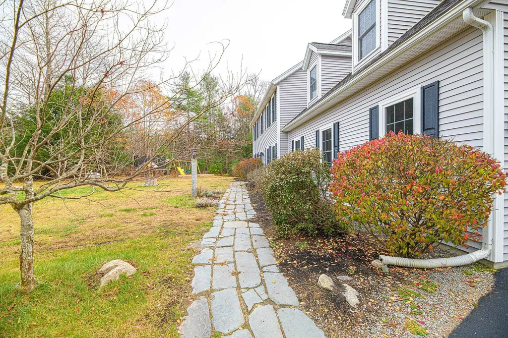 60 Contoocook Lane Peterborough NH 03458