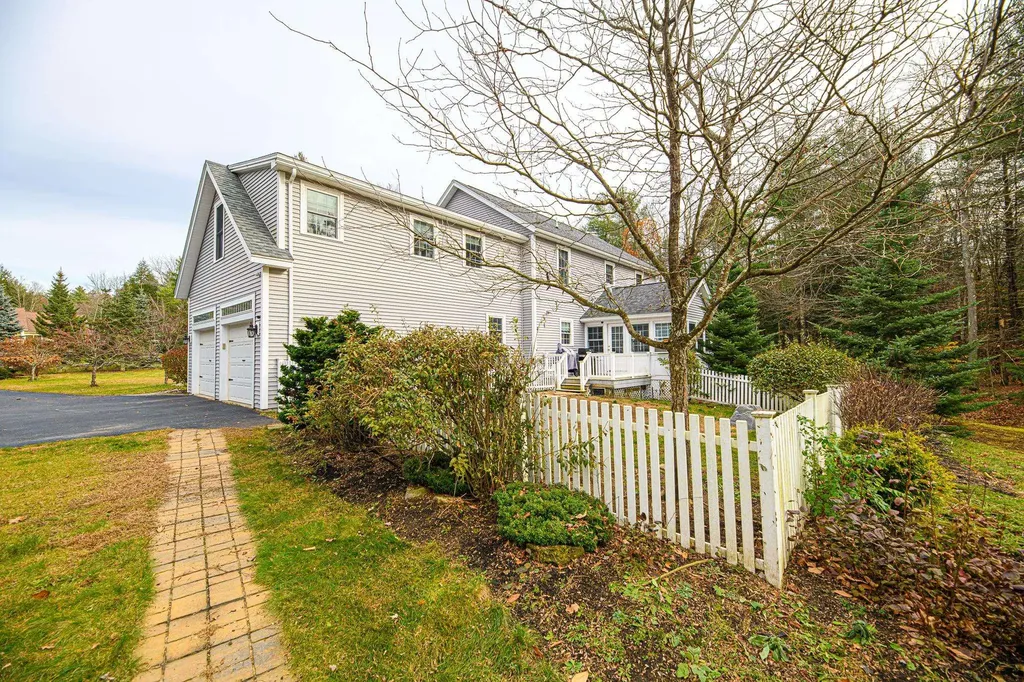 60 Contoocook Lane Peterborough NH 03458
