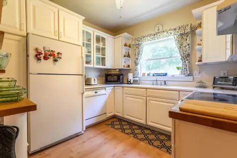 20 Buxton Avenue Middletown Springs VT 05757