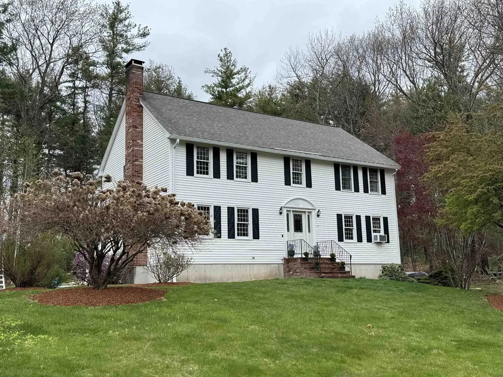 7 Noonan Drive Londonderry NH 03053
