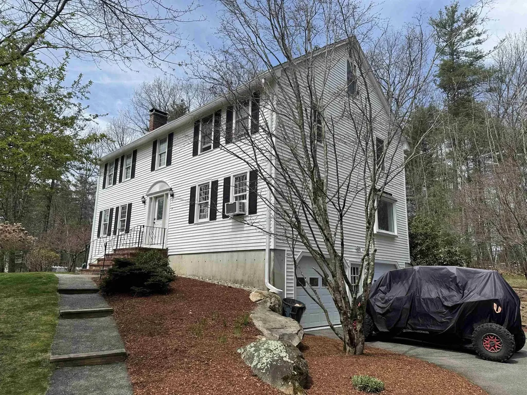 7 Noonan Drive Londonderry NH 03053