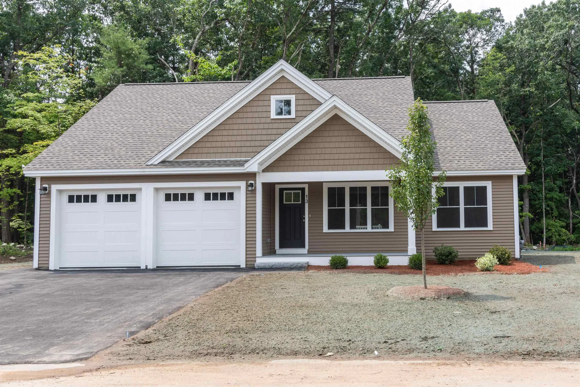 15 Garden Circle Hudson NH 03051