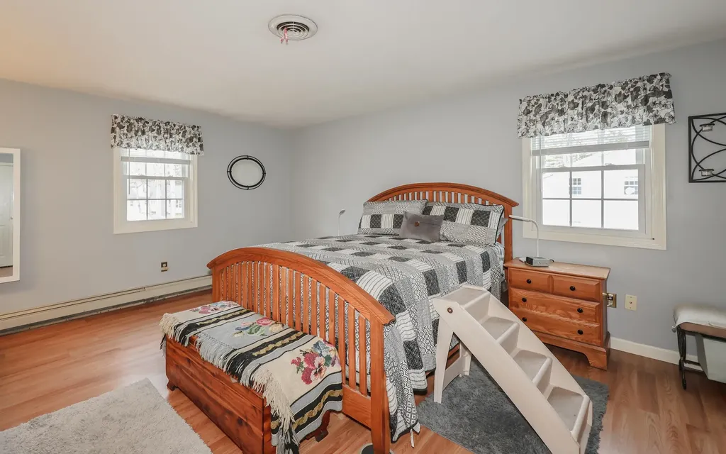 21 Vista Way Merrimack NH 03054