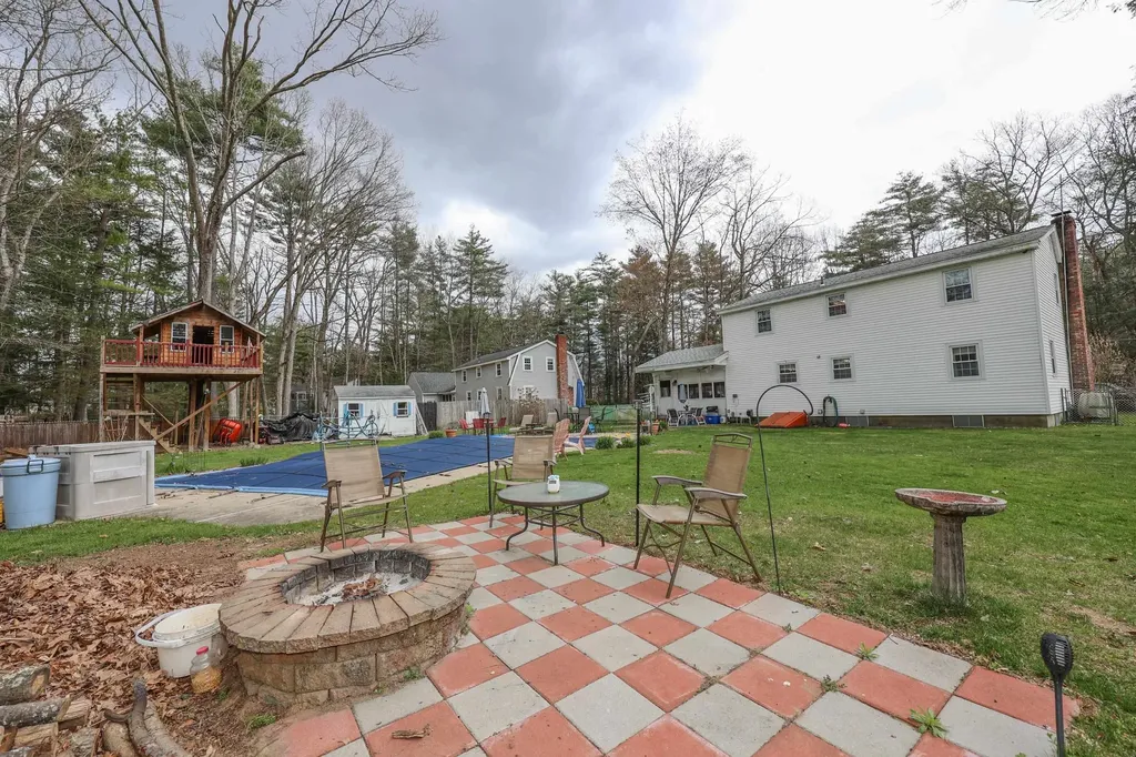 21 Vista Way Merrimack NH 03054