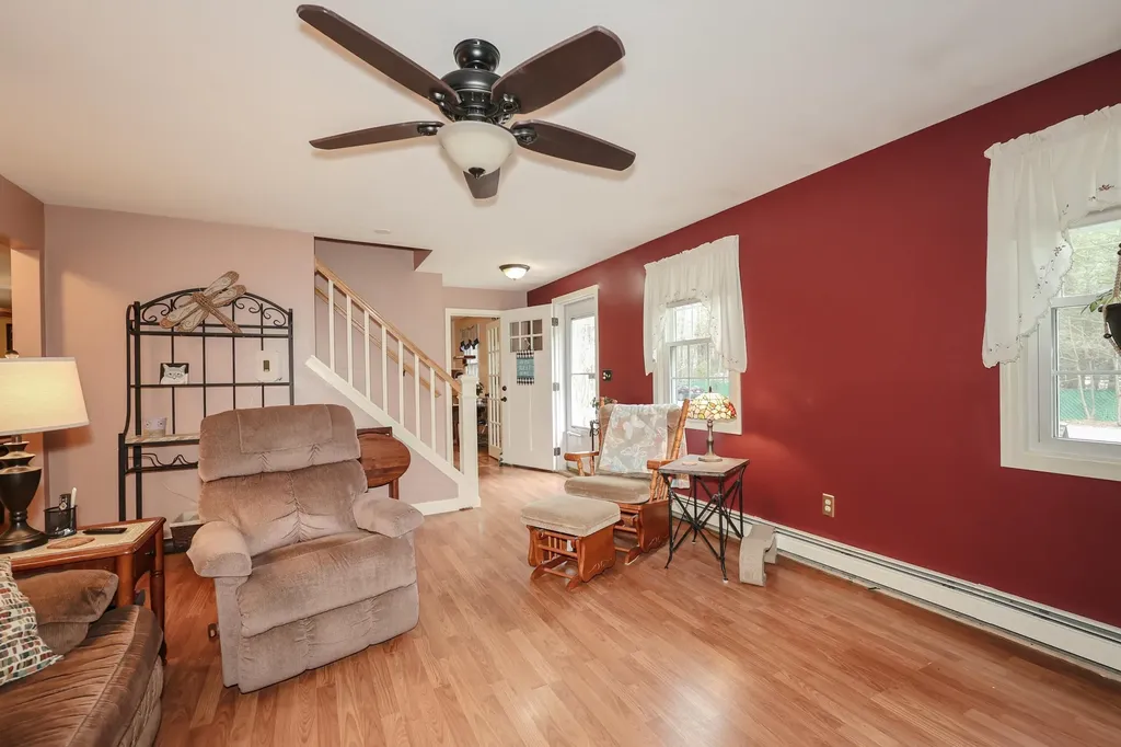 21 Vista Way Merrimack NH 03054
