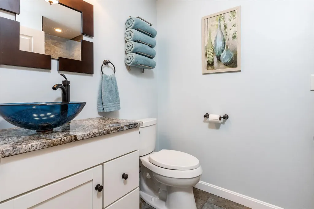 17 Bayshore Drive Sanbornton NH 03269