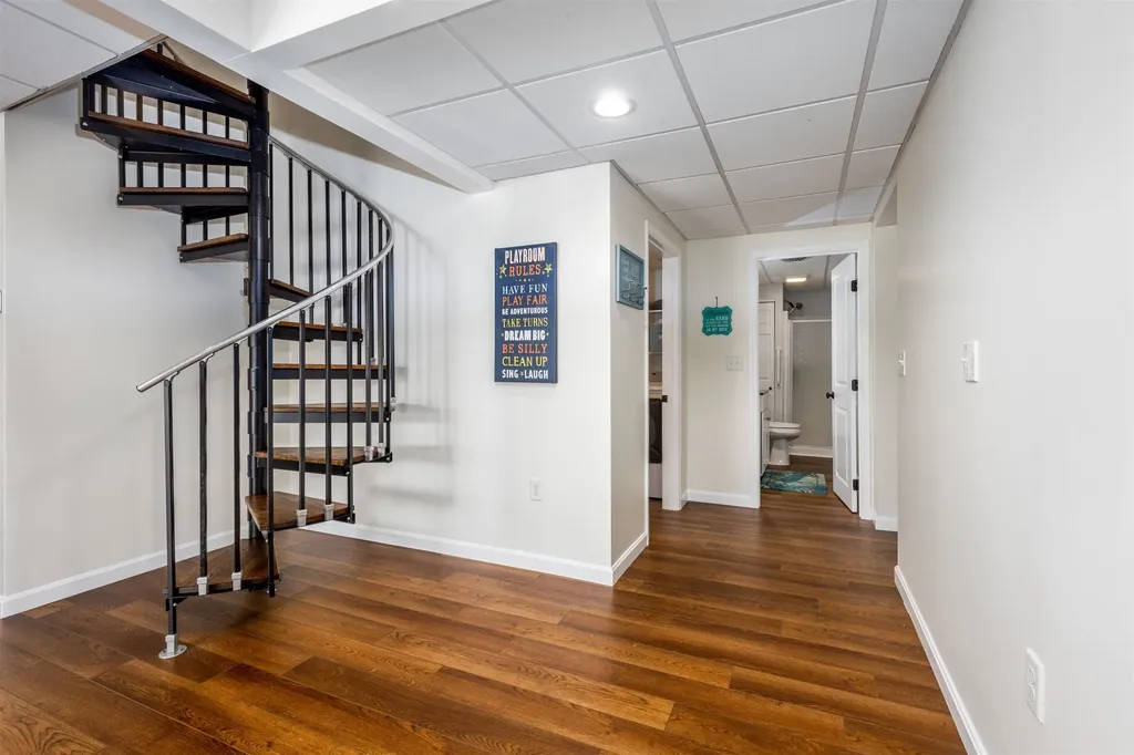 17 Bayshore Drive Sanbornton NH 03269