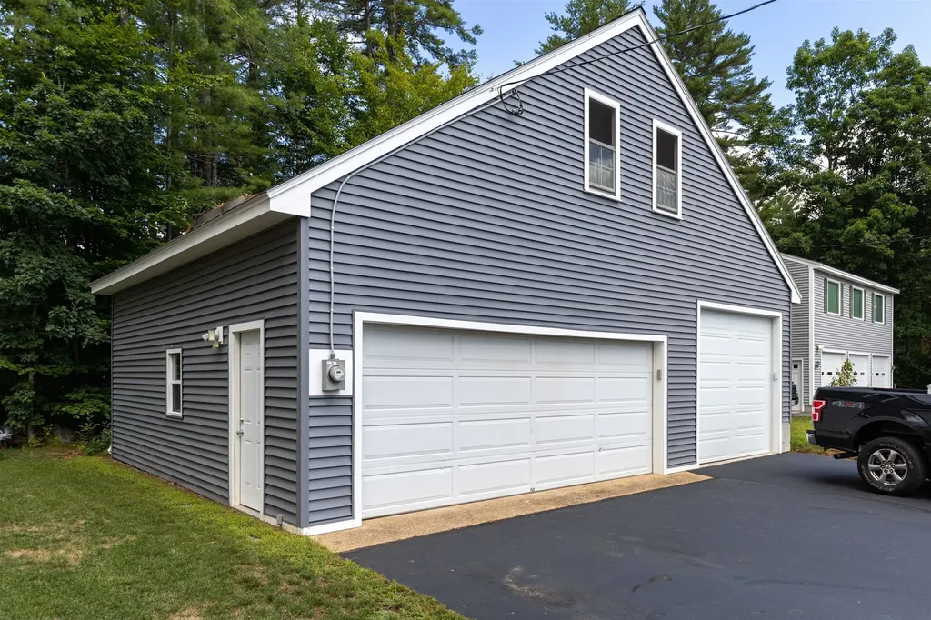 17 Bayshore Drive Sanbornton NH 03269