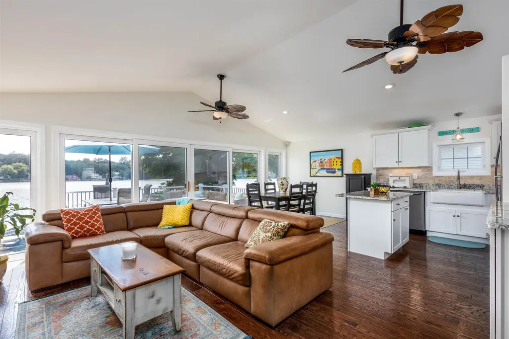 17 Bayshore Drive Sanbornton NH 03269