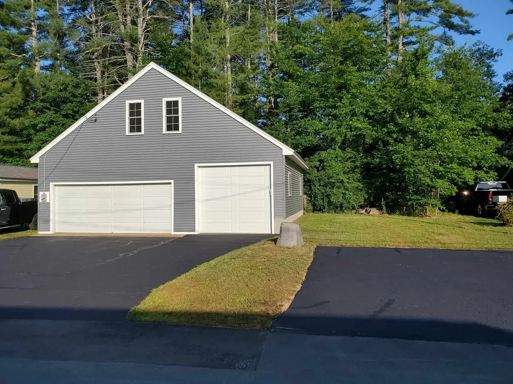 17 Bayshore Drive Sanbornton NH 03269