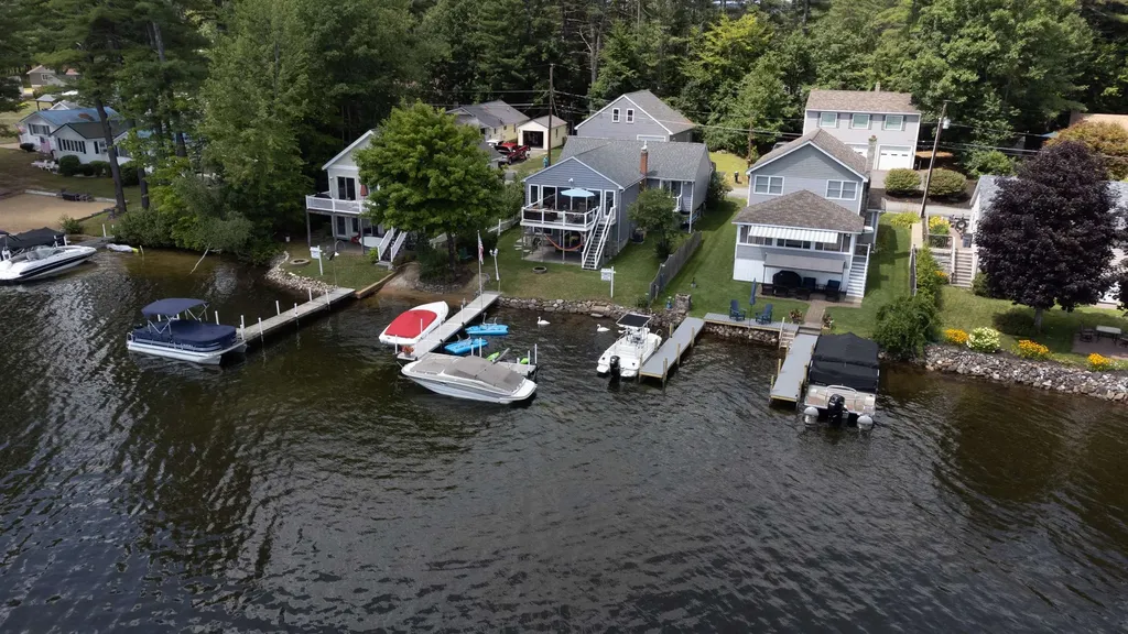 17 Bayshore Drive Sanbornton NH 03269