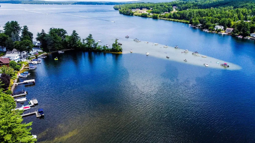 17 Bayshore Drive Sanbornton NH 03269