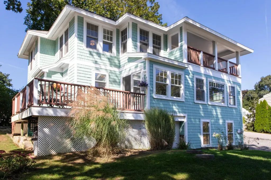 4 Robin Road Rye NH 03870