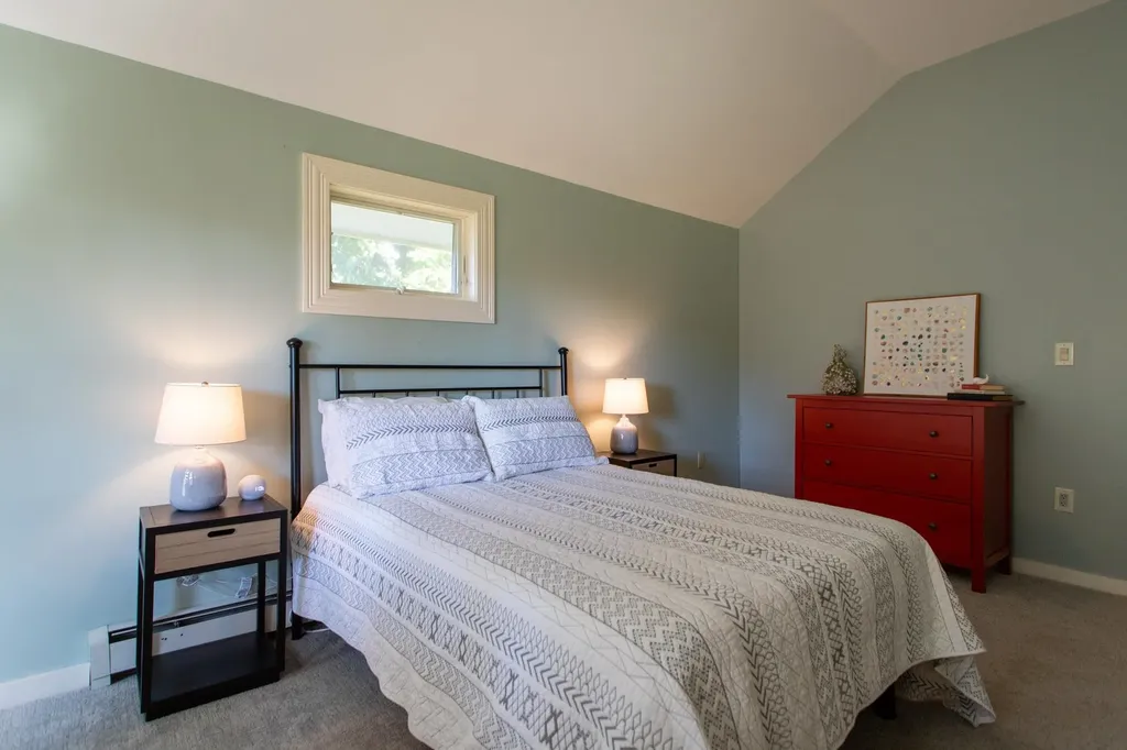 4 Robin Road Rye NH 03870