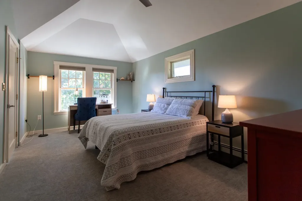 4 Robin Road Rye NH 03870