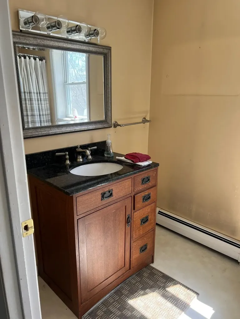 22 Sunset Drive Vergennes VT 05491