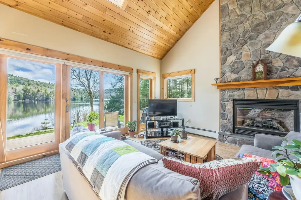 68 French Road Enfield NH 03748