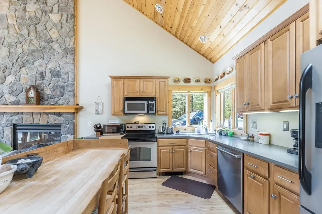 68 French Road Enfield NH 03748