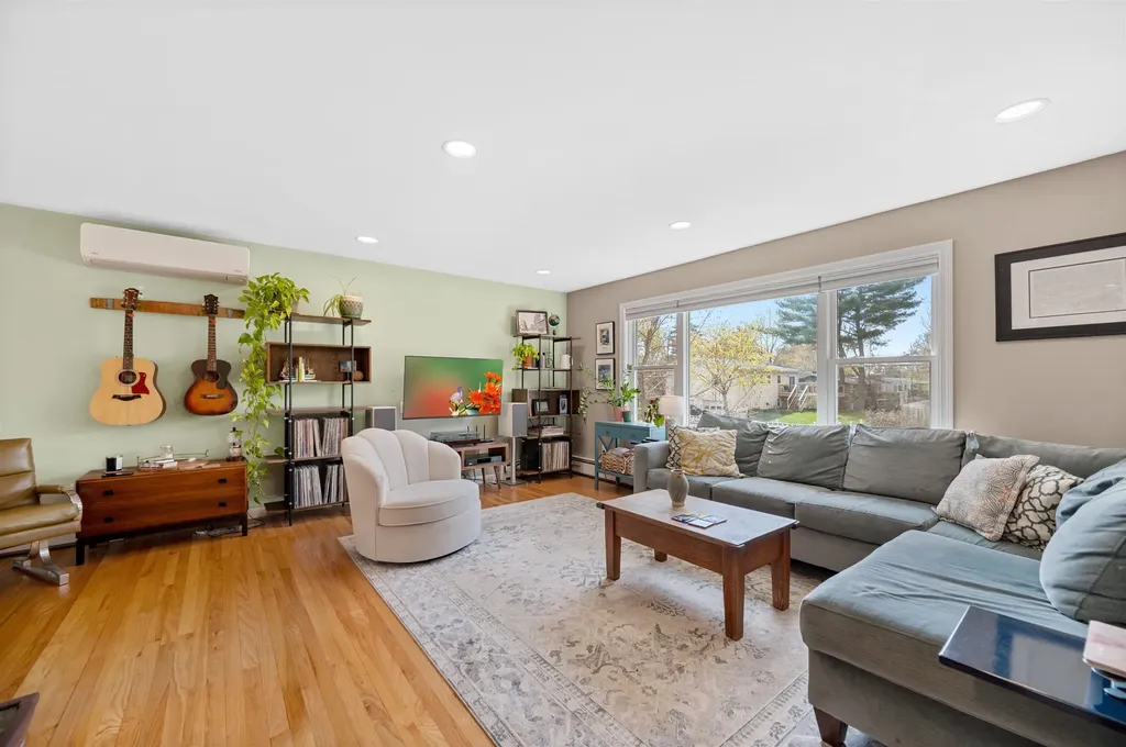 15 Deborah Drive South Burlington VT 05403