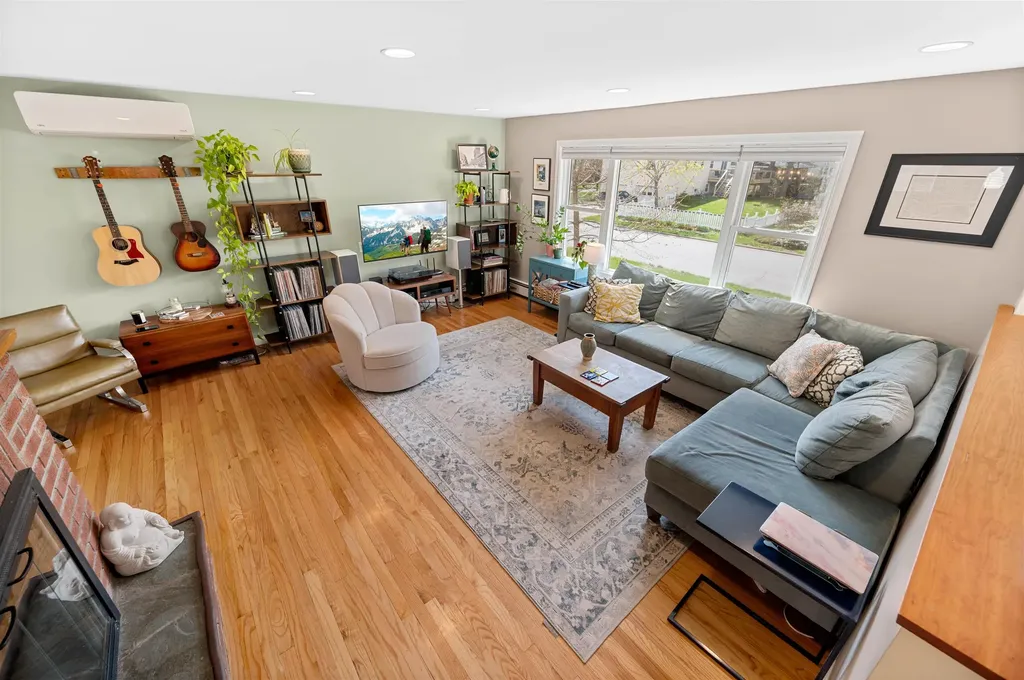 15 Deborah Drive South Burlington VT 05403