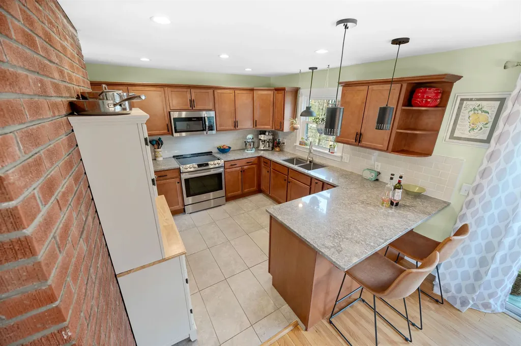 15 Deborah Drive South Burlington VT 05403
