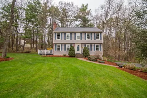 15 Hampshire Drive Derry NH 03038