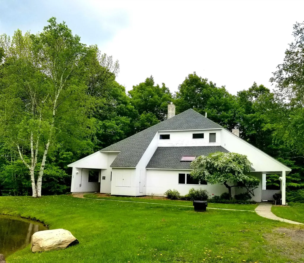 48 Lexington Avenue Warren VT 05674