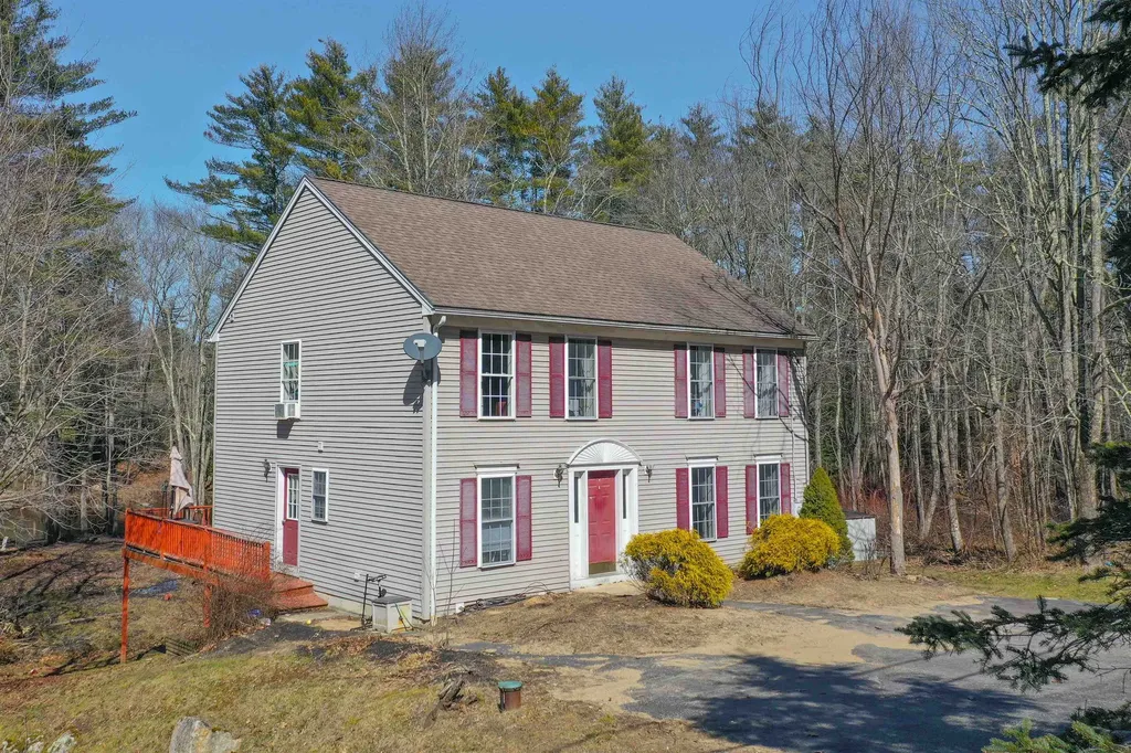 203 Washington Street Barrington NH 03825