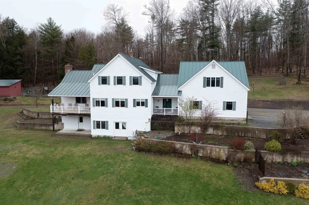 453 Reservoir Road Hartford VT 05001