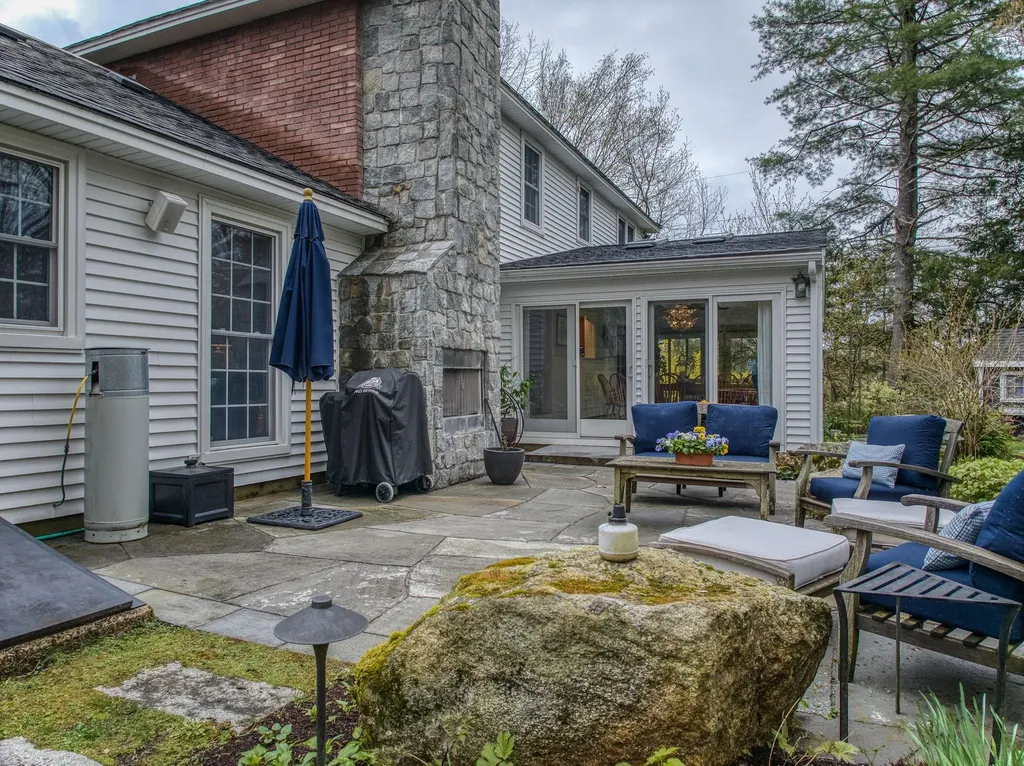18 Brick Mill Road Bedford NH 03110