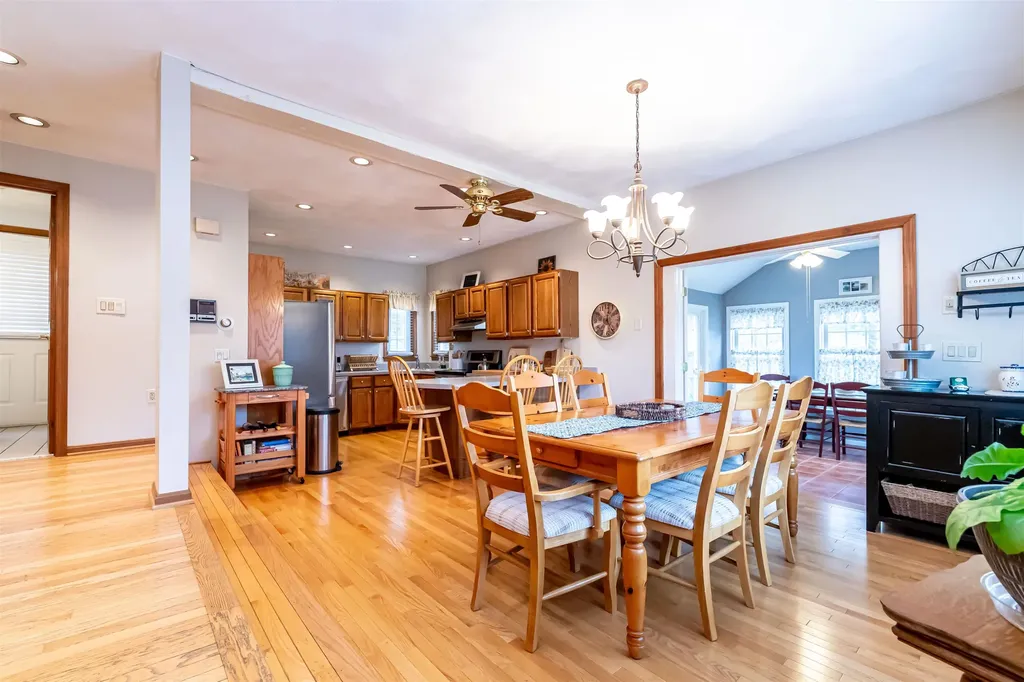 12 King Arthur Drive Londonderry NH 03053